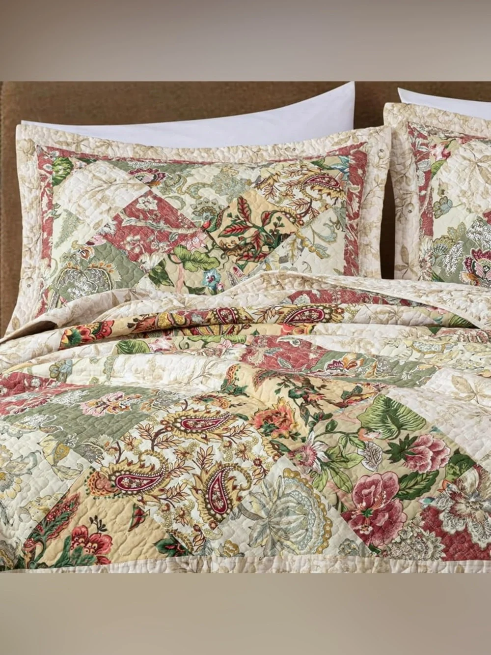 Floral Patchwork Cotton king 3 piece  Quilt Set in Multi-Colored Red & Cream